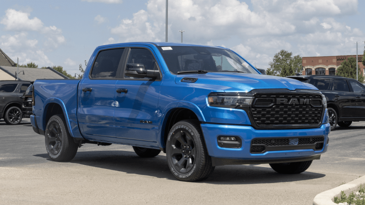 Ram 1500 Big Horn Crew Cab 4X4 pickup