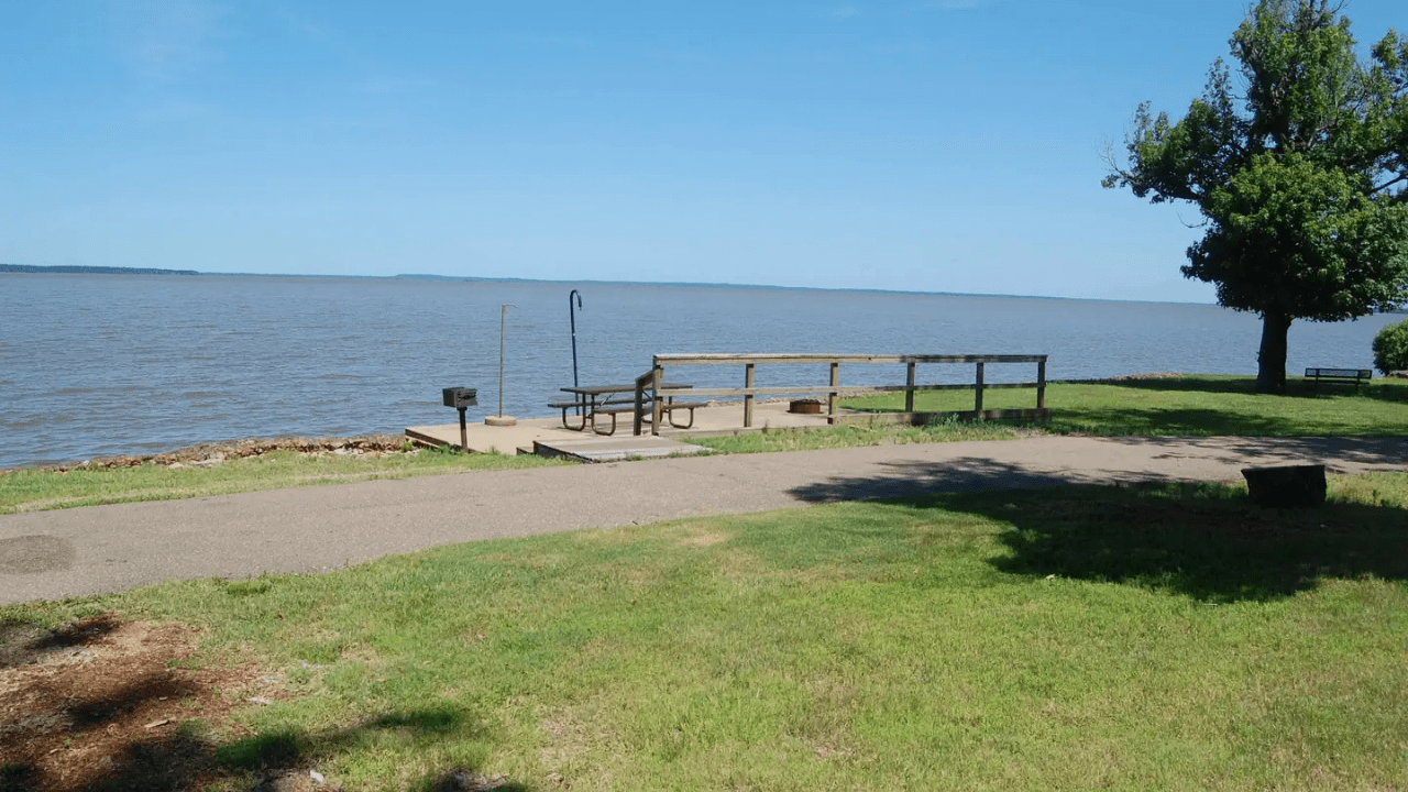 Featured Photo Campsite 6 at Beard's Bluff Park – via Recreation.gov