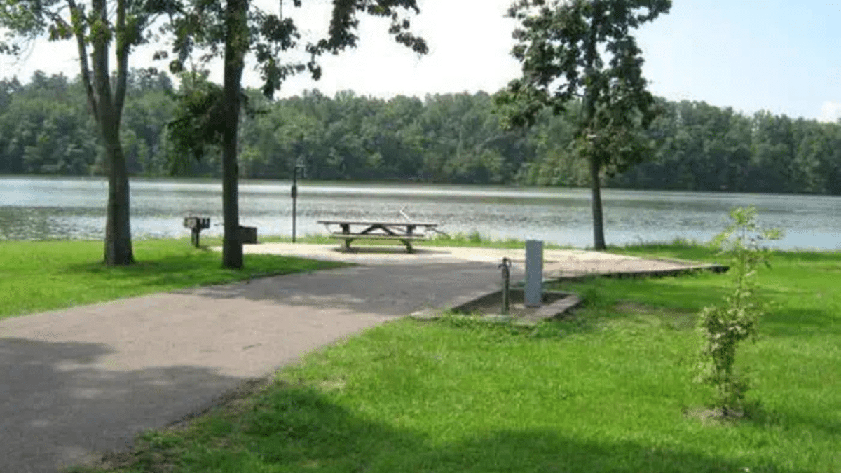 Site 21 - Davis Lake Campground via Recreation.gov
