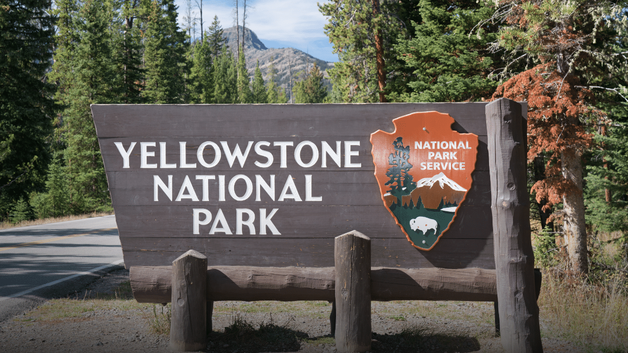 Yellowstone National Park sign