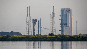 ATLAS V rocket carrying the Kuiper 3 mission